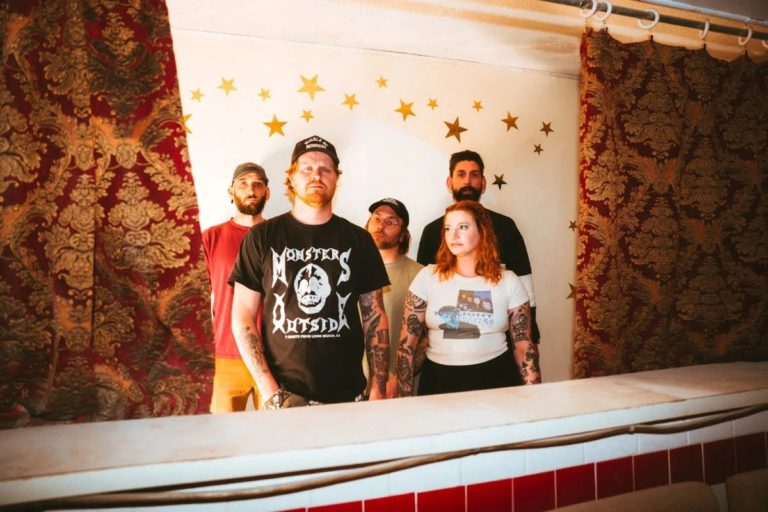 Indie-Rock Favorites Tigers Jaw Drift Inward on Sweeping New Single “BREEZER”