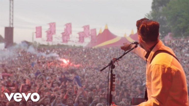 Video: Indie Rock Stalwarts The Courteeners Conquer Hometown Heaton Park In 2019