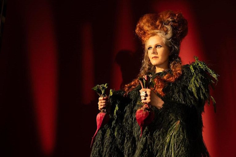Neko Case Maps Out A U.S. Fall Run On The “Neon Grey Midnight Green Tour”